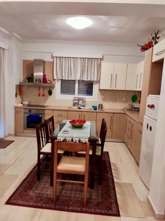 Marys House , Lovely 2-bedroom Apartment